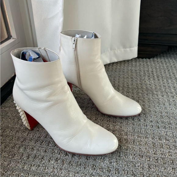 Louboutin Suzi Folk Boots 85mm in White - Picture 2 of 12